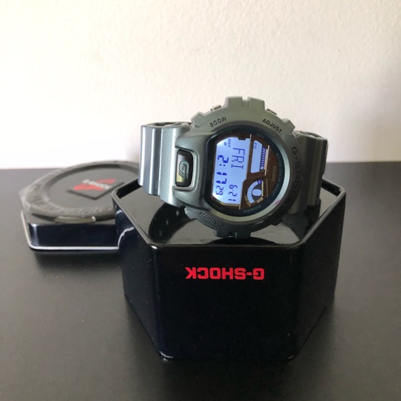 CASIO G-SHOCK Bluetooth Technology Watch GB-6900AA - Picture 6 of 8